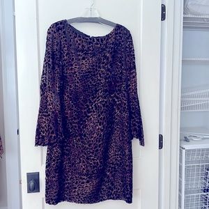 Velvety Eli Tahari chemise dress w/bell sleeves brown,tan and black animal print